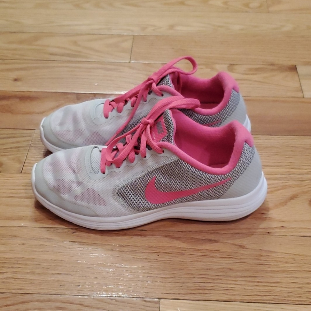 Nike  Revolution 3